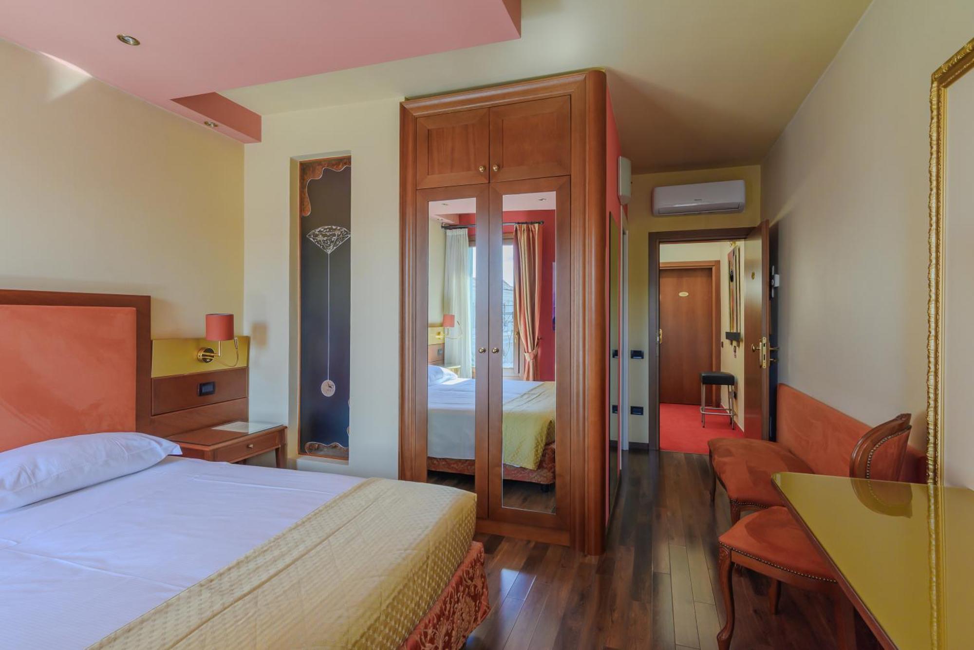Diamantino Town House 3*